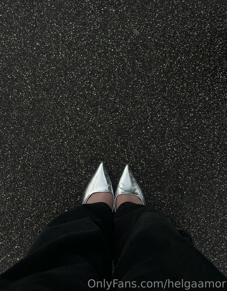 helgaamor モデル 画像