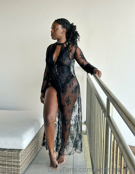 Paris Senpai ポルノスター 独占 写真