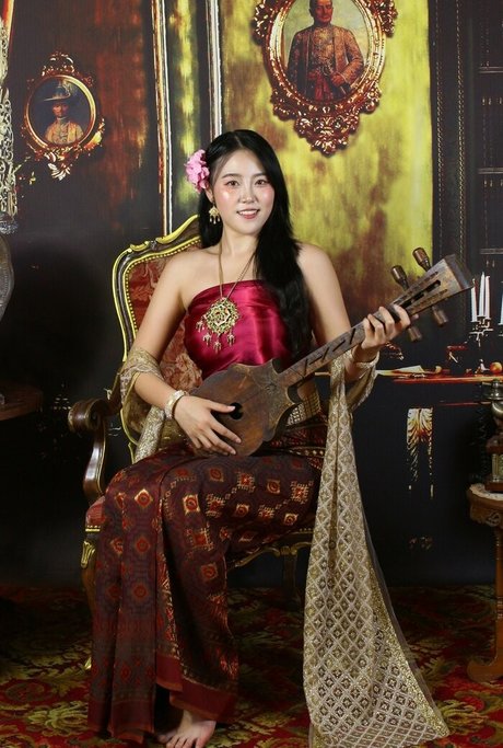 ぽっちゃりブロンドのオンリーファンズ 美しいxxx 写真