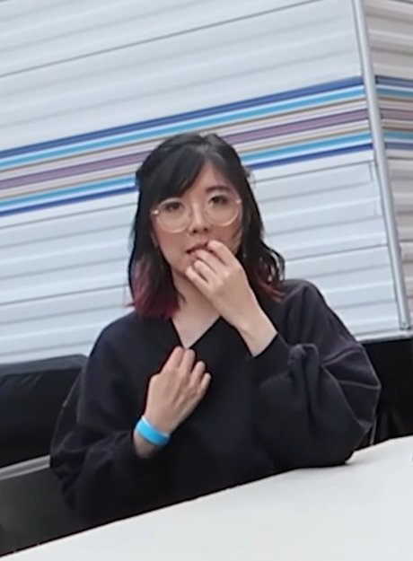 LilyPichu トップポルノスター ギャラリー