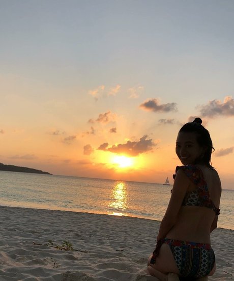 スキニーモデルオンリーファンズ 無料ヌード ギャラリー