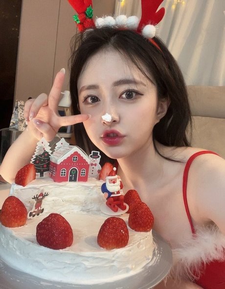 セクシーなブルネットのオンリーファンズ 無料エロ 画像