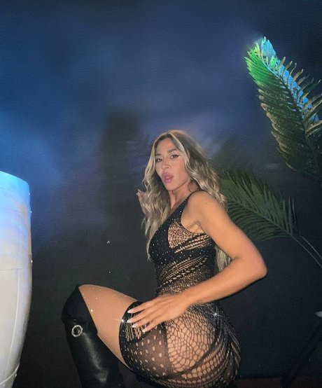 Jimena Baron かわいいスター 写真