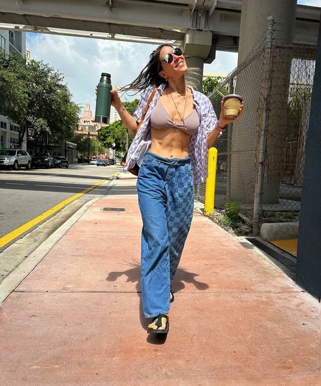 Jimena Baron 無料のポルノスター 画像