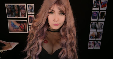 アジア人ニューハーフオンリーファンズ ポルノ 写真