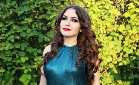 お尻を広げるオンリーファンズ ポルノ 写真