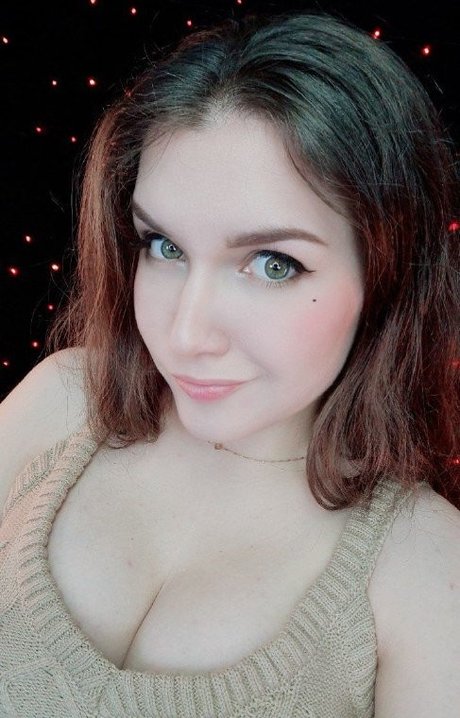 アジア系ブロンドオンリーファンズ 美しい裸 写真