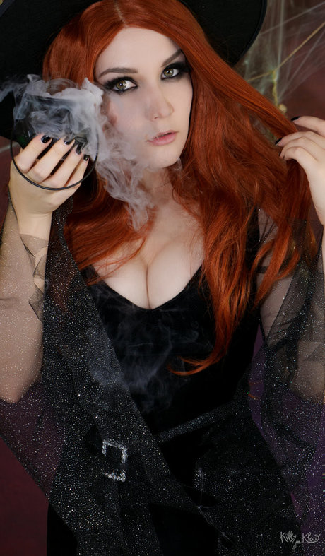 ストリップショー オンリーファンズ 無料xxx 写真