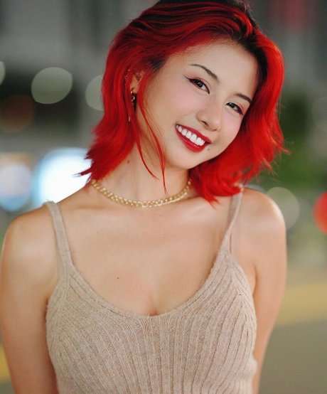 Charechii ポルノスター 独占 写真