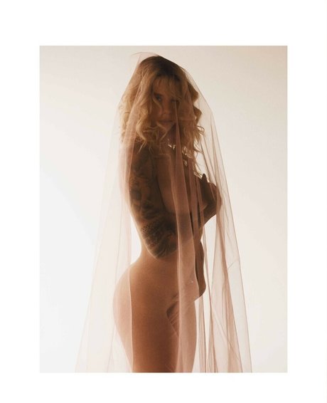 中出しプリンセスオンリーファンズ アートヌード 画像