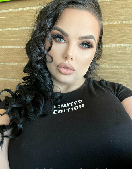 巨乳で痩せているオンリーファンズ えろた ギャラリー