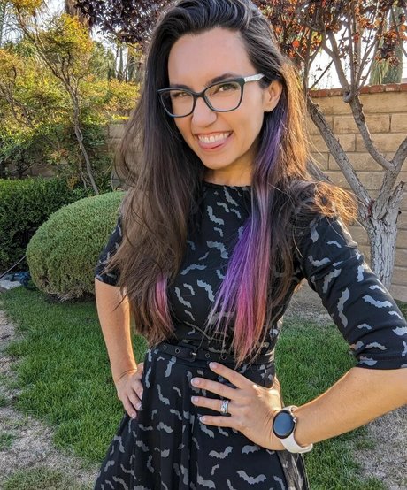 曲線美のランジェリーオンリーファンズ セクシー 写真