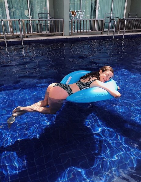 Arina Berdnikova ヌードスター ギャラリー