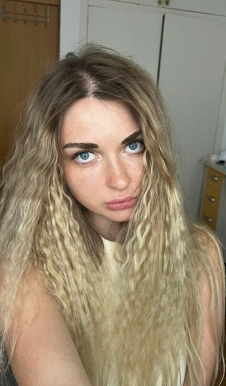 Arina Berdnikova アートポルノスター 写真