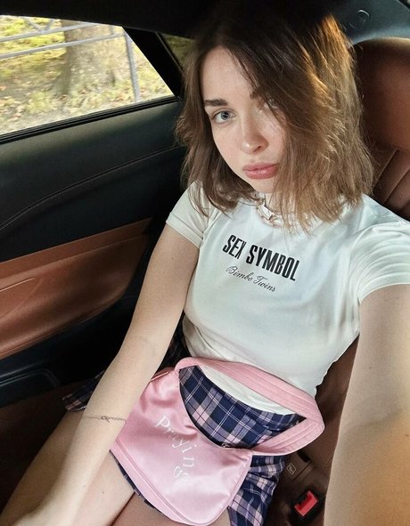 Arina Berdnikova ホット女優 ギャラリー