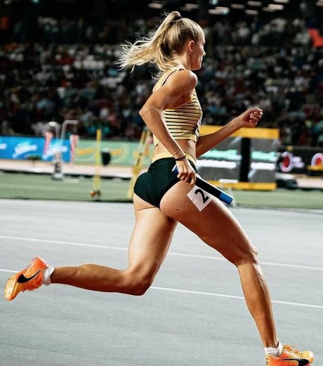 曲線美のティーンズオンリーファンズ ポルノ 写真