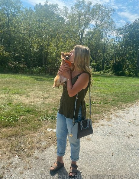 haileymarie4657 裸の女優 写真