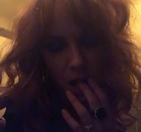 ティーンフィンガリングオンリーファンズ ホットxxx 画像