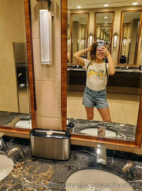 spicypeachxxfree かわいいモデル ギャラリー