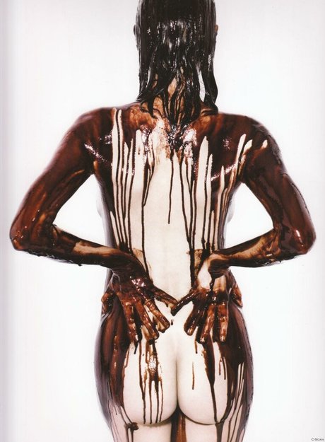 クソ野郎オンリーファンズ セクシーヌード 写真