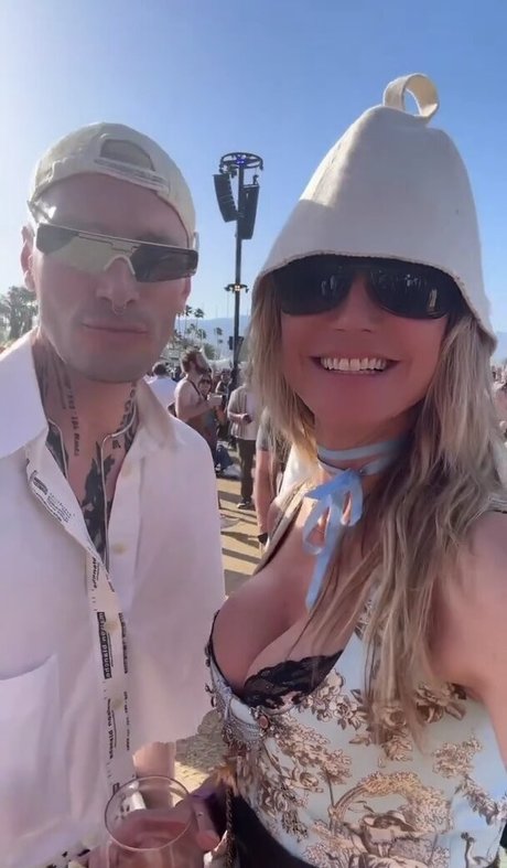 陸軍の熟女オンリーファンズ ホット裸 アーカイブ