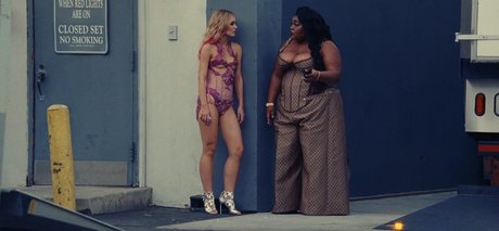 アナルファックオンリーファンズ 可愛い 写真