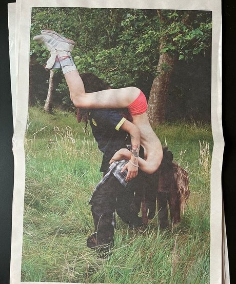 シャワー3P オンリーファンズ 無料アダルト 画像