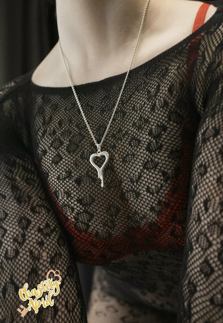 chastity april ポルノモデル 写真