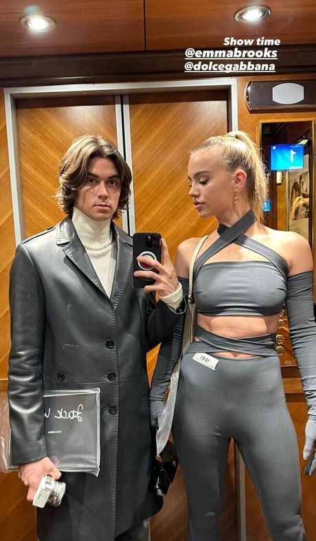 心理学者オンリーファンズ アートポルノ アーカイブ