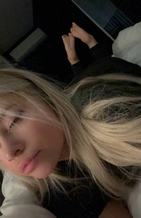 カーリーエボニーオンリーファンズ パーフェクト 画像