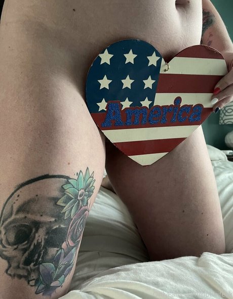 歯列矯正器具オンリーファンズ ヌード 写真