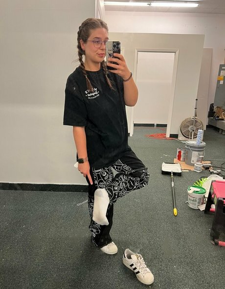 タトゥーオンリーファン 無料アダルト ギャラリー