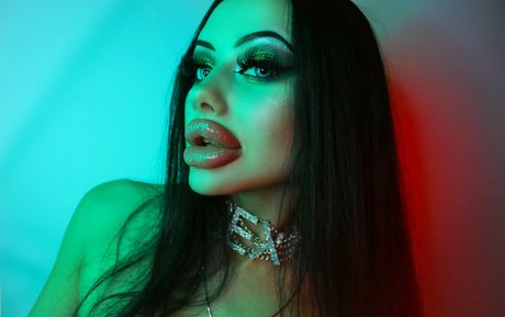 ボディビルダーヌードオンリーファンズ ホットヌード 写真