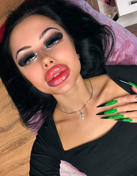 アマチュアディープスロートオンリーファンズ 美しいポルノ 写真