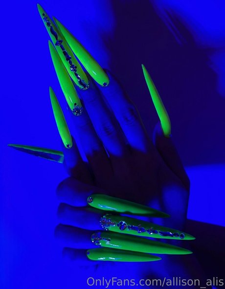 allison alis ヌードモデル 写真