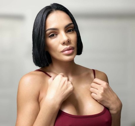 NinaUnrated モデル 画像