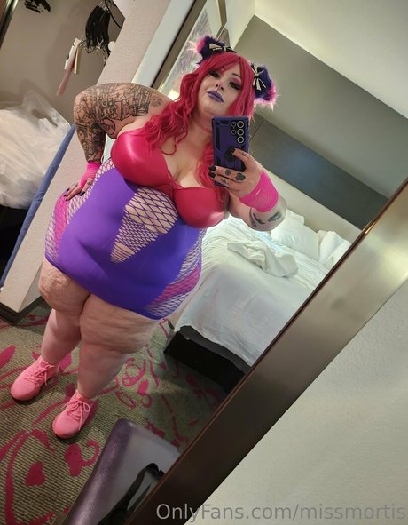 missmortis ヌードのポルノスター 写真