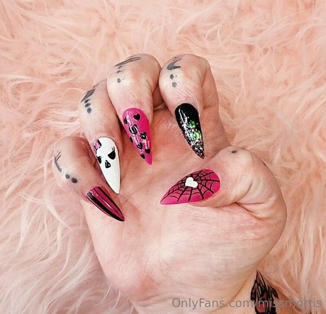 missmortis 独占ポルノスター 写真