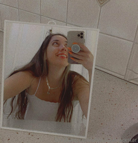 ぽっちゃり妊婦オンリーファンズ セックス 画像