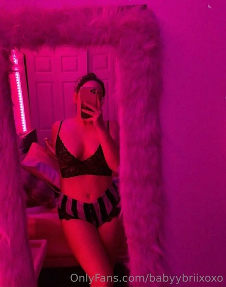 フィットネスガールズオンリーファンズ セクシー裸 写真