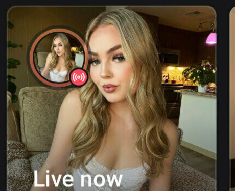 巨乳タトゥーオンリーファンズ ホット裸 ギャラリー