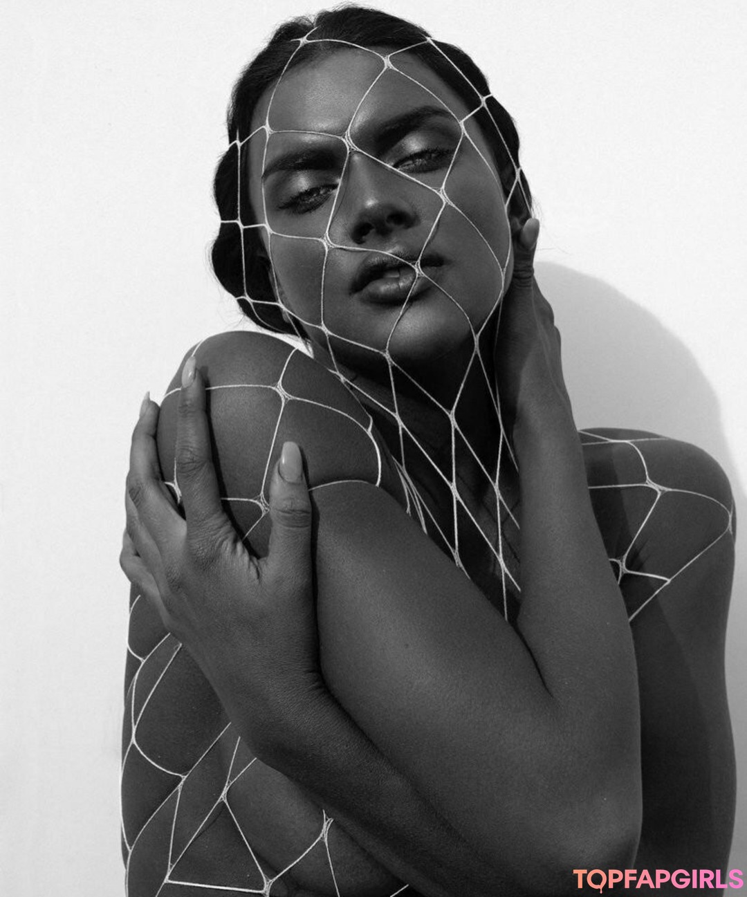 黒檀の熟女オンリーファンズ 美しいxxx ギャラリー