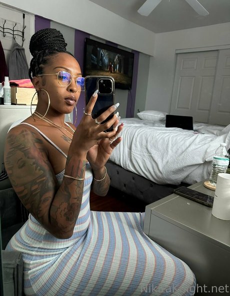 iamnikitaknight ポルノ女優 写真