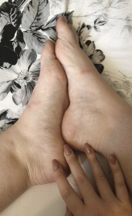 ニューハーフの乗馬オンリーファンズ セクシーヌード 写真