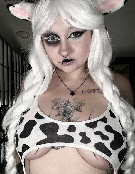 金髪の筋肉オンリーファンズ 可愛い 画像