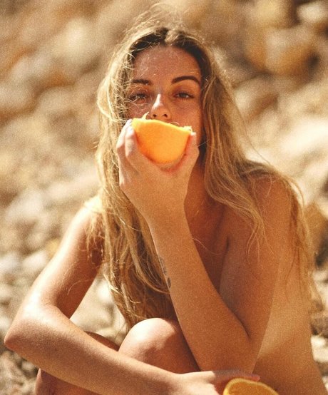 Lyzabeeth ヌード女優 写真