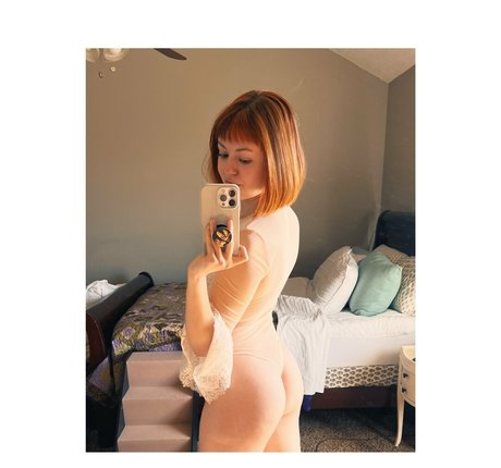 赤毛の潮吹きオンリーファンズ セクシーxxx ギャラリー