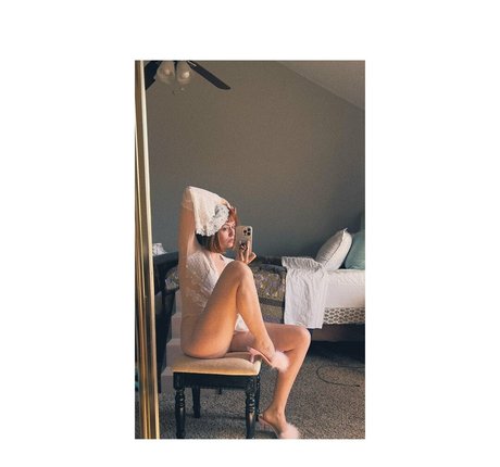 コスプレオナニーオンリーファンズ ヌード 写真