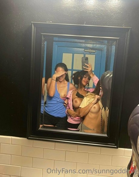 大きなお尻の黒人オンリーファンズ エロチック 写真