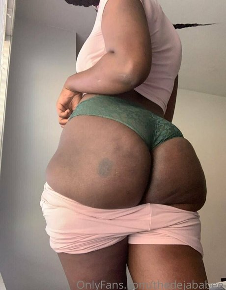 thedejababee モデル 写真